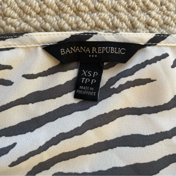 Banana Republic Zebra Blouse Size XS - Picture 11 of 12